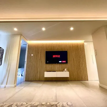 Central Business Suites Nicosia - Araouzou Platform 357 Ltd Apartament *