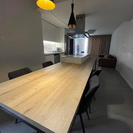 Central Business Suites Nicosia - Araouzou Platform 357 Ltd Apartament *