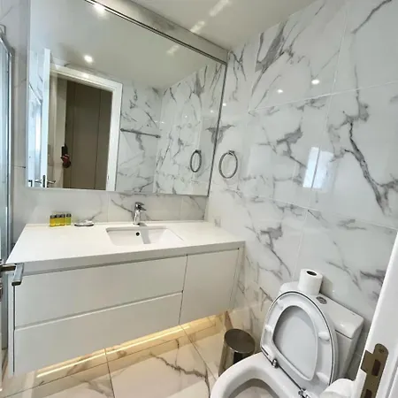 Business - Araouzou By Platform 357 * Nikosia