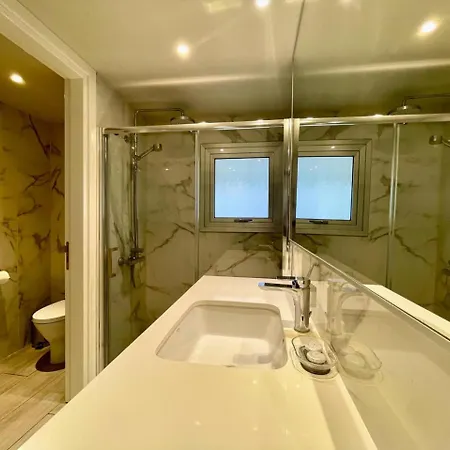 Central Business Suites Nicosia - Araouzou Platform 357 Ltd Apartament