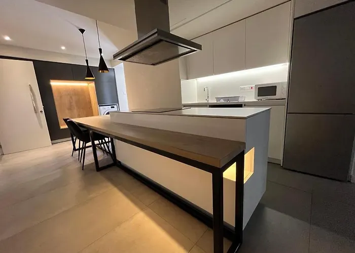 Business - Araouzou By Platform 357