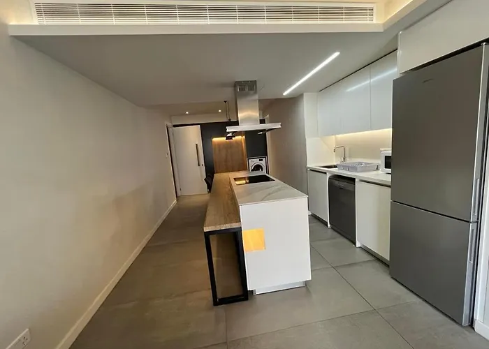 Business - Araouzou By Platform 357 ニコシア