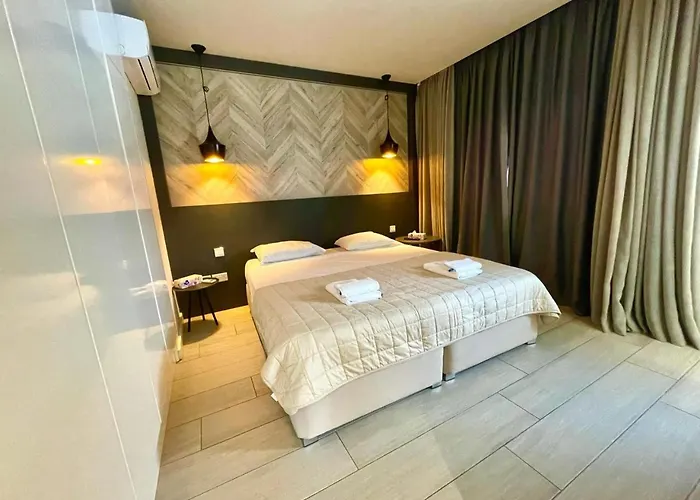 Business - Araouzou By Platform 357 ニコシア