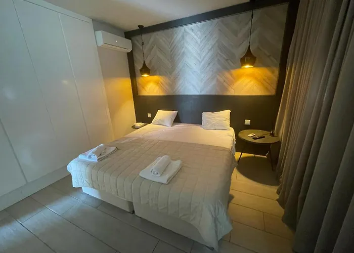 Business - Araouzou By Platform 357